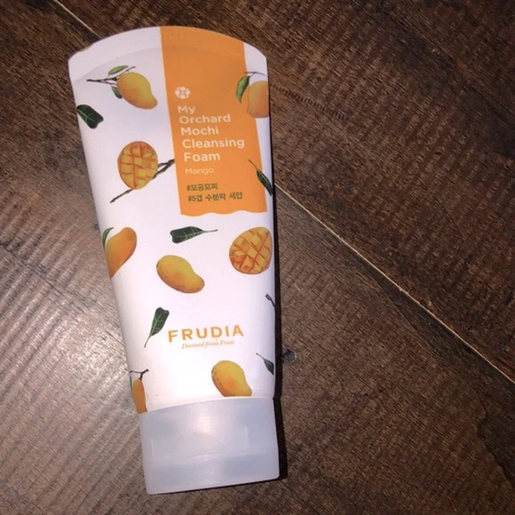 Frudia Mochi cleansing foam in mango - Picture 5 of 8